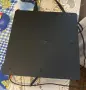 Продавам PS 4 slim с 2 бр. джойстика и станция за зареждане, снимка 1