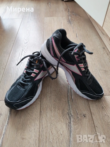 Дамски дишащи маратонки Reebok, 38 номер