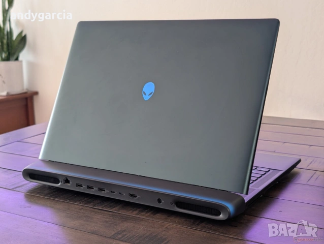 Dell Alienware 18/NVidia RTX 5070 8GB/Core Ultra 7 255HX/16GB RAM/1TB/18 Quad HD 300hz 100% DCI-P3, снимка 6 - Лаптопи за игри - 54651274