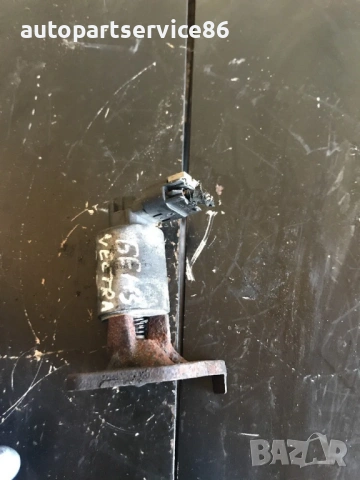 EGR клапан за Opel Vectra C 2.2 бензин (2004), снимка 2 - Части - 54309819