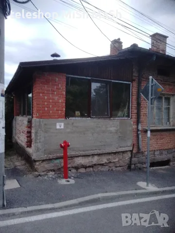 Продавам двуетажна масивна къща с двор от собственик, снимка 2 - Къщи - 55402613