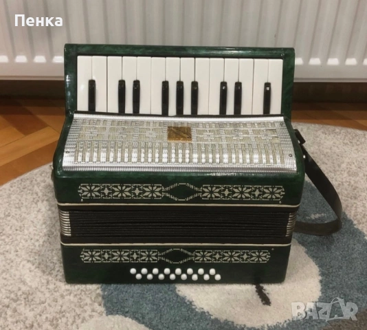 Детски Руски СССР Акордеон Малиш Malish 16 баса + твърд куфар (оригинален), снимка 6 - Акордеони - 54592194