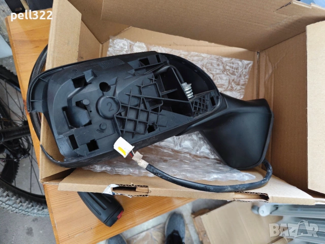 Дясно огледало за Toyota Auris 2006-2010, снимка 2 - Части - 54713869