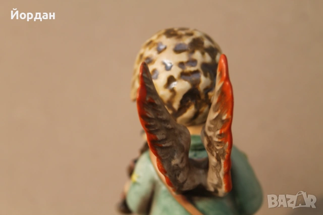 Немска порцеланова фигурка ''Goebel Hummel Figurine, Celestial Musician Violin Angel''188, снимка 9 - Колекции - 54056845