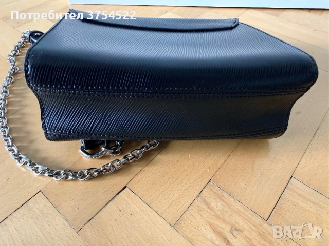Чанта Louis Vuitton от черна епи кожа завъртане Twist MM, снимка 15 - Чанти - 54251036