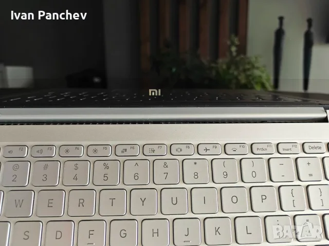 Лаптоп Xiaomi Mi Notebook Air 13.3” (i5-6200U, 8GB RAM, 256GB SSD, NVIDIA 940MX) — без зарядно, снимка 3 - Лаптопи за дома - 55603919
