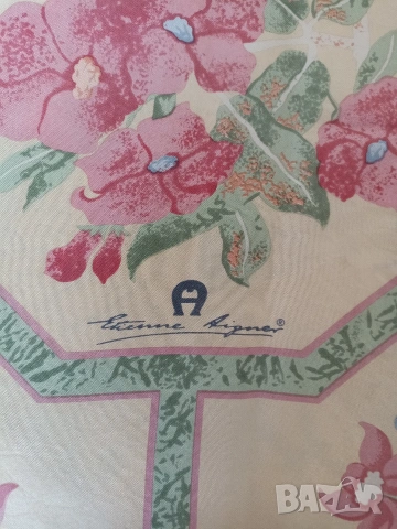 Дамски шал Aigner, снимка 3 - Шалове - 54357169