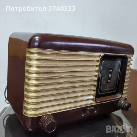  Работещо винтидж от 50-те Лампово радио “Пионер“ / "Pioner" - бакелит, снимка 2 - Други ценни предмети - 54097806