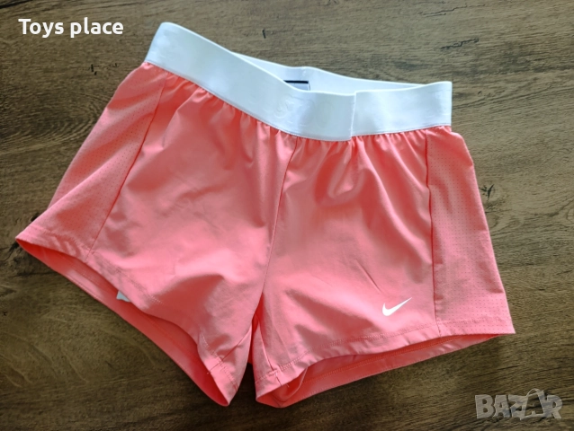 XS Nike къси гащи , снимка 2 - Къси панталони и бермуди - 51064933
