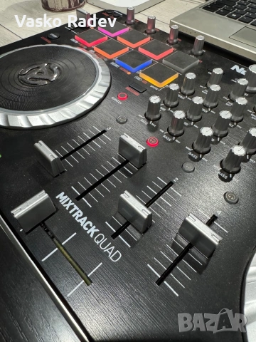 Numark mixtrack quad , снимка 4 - Ресийвъри, усилватели, смесителни пултове - 54488363