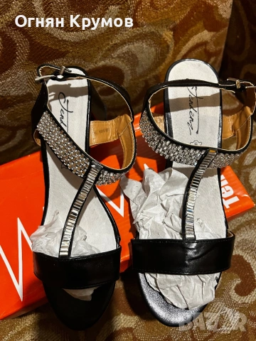 Елегантни дамски сандали Tendenz №39 – черни с камъни, снимка 2 - Сандали - 54334493