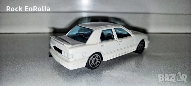 Burago Ford Sierra 1:43, снимка 5 - Колекции - 54569821