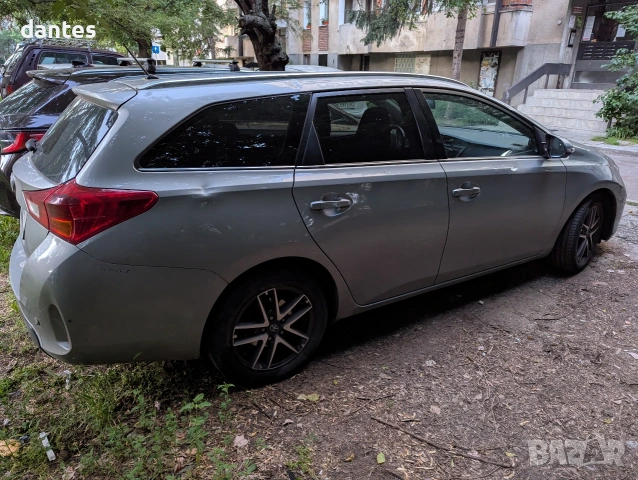Toyota Auris Touring Sports 1.6 Benzin / 132 к.с. / Навигация /, снимка 9 - Автомобили и джипове - 55207635