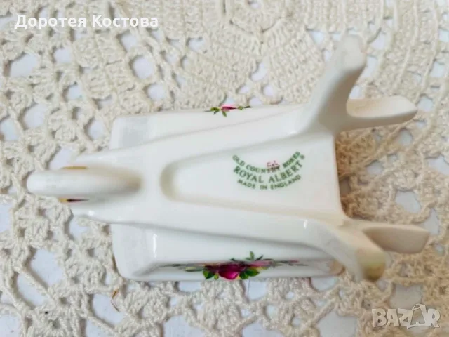 ROYAL ALBERT малка порцеланова количка от Англия с декор рози, снимка 6 - Антикварни и старинни предмети - 55388218
