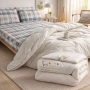 Капитониран чаршаф от нетъкана материя 1,80 x 2,00 м + 2 калъфки + Подарък Зимен юрган с овча вълна , снимка 1