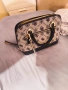 Оригинална дамска чанта на guess , снимка 3
