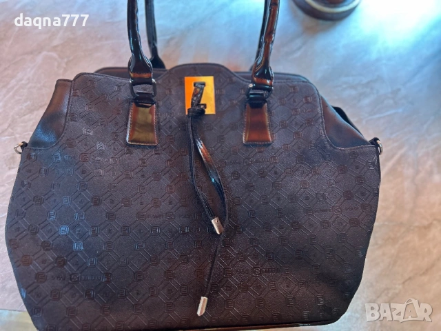 Дамска чанта, снимка 11 - Чанти - 54215873