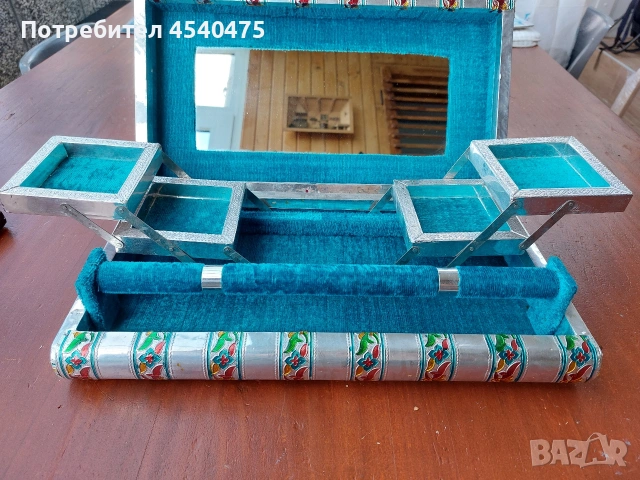 Кутия за бижутерия, снимка 3 - Колиета, медальони, синджири - 54568797
