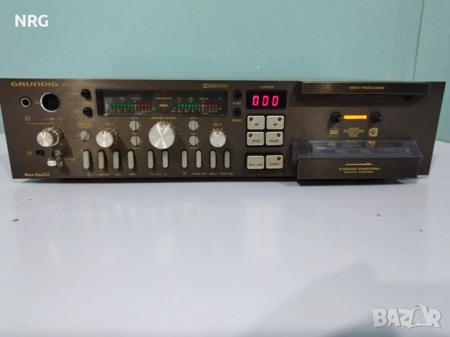 Grundig CF-5500 3-Head Cassette Deck, снимка 2 - Декове - 54402395