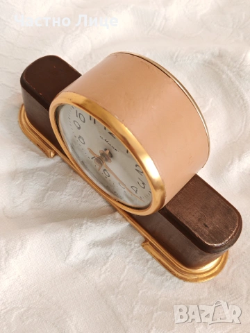 Супер Рядък Модел на Руски Соц Настолен Часовник Маяк 1970те  Отлично състояние. Работи перфектно, снимка 7 - Антикварни и старинни предмети - 54185495