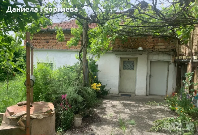 Собственик продава къща в кв. Сушица, снимка 11 - Къщи - 48890570