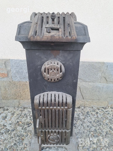 стара българска чугунена печка на дърва