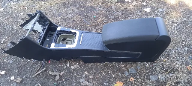 Централна конзола / Барче за VW Passat B6