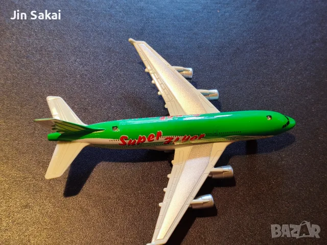 Модели на самолетчета Airbus A 380, снимка 7 - Влакчета, самолети, хеликоптери - 55316033
