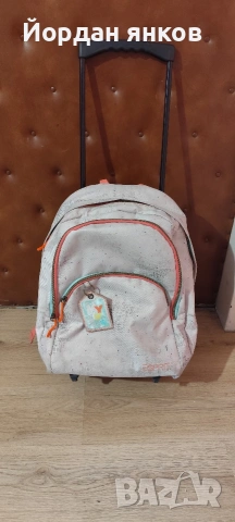 Ученическа раница с колелца (тролей) Esprit