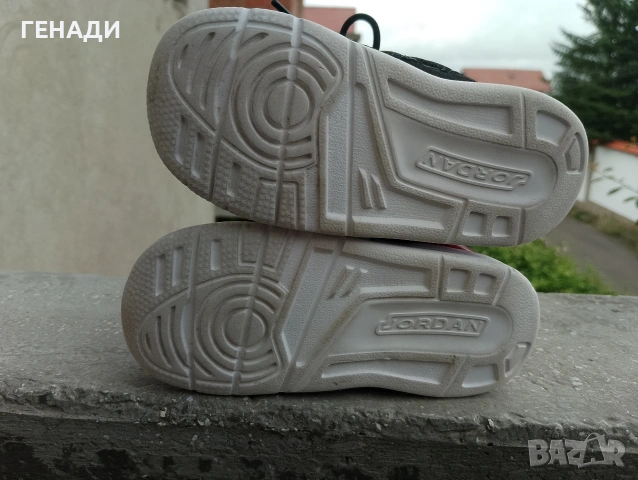 Jordan Max Aura, номер 25, перфектни, снимка 13 - Детски маратонки - 54777363