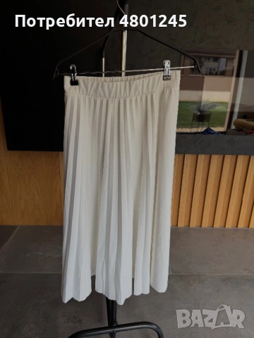 Бяла плисирана пола Reserved