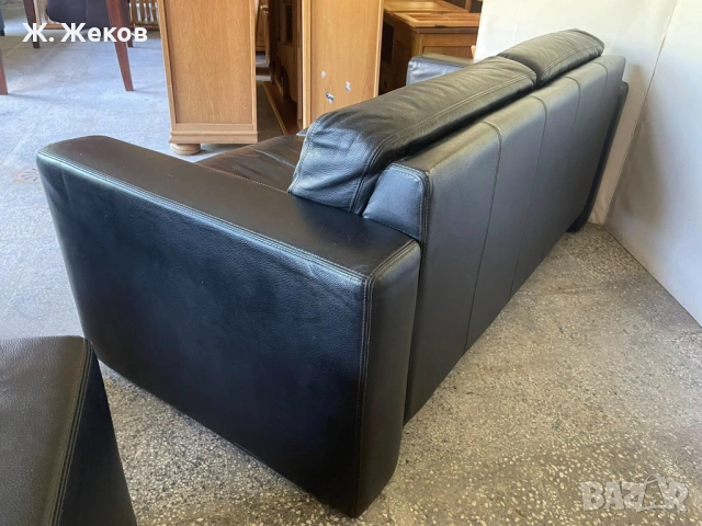 Стилен черен кожен диван, снимка 4 - Дивани и мека мебел - 54309308