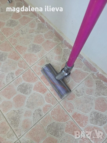 Безжична ръчна вертикална прахосмукачка Dyson, снимка 4 - Прахосмукачки - 54542769