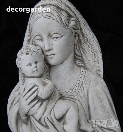04. Богородица за стена