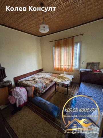 🥇 Агенция “Колев Консулт” продава едноетажна къща в село Караджалово, община Първомай , снимка 6 - Къщи - 54080438