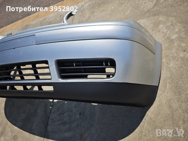 Продавам предна броня за VW Golf 4, снимка 4 - Части - 55564298