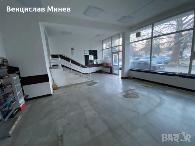 Продава се търговски обект в гр. Разград, снимка 2 - Магазини - 55016465