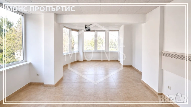 Търговско помещение за продажба в централната част на гр. Горна Оряховица, снимка 3 - Магазини - 55133523