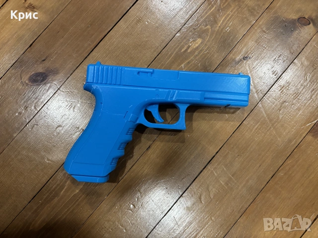 Бутафорен Glock 17 gen3 9х19, снимка 2 - Оборудване и аксесоари за оръжия - 54057968
