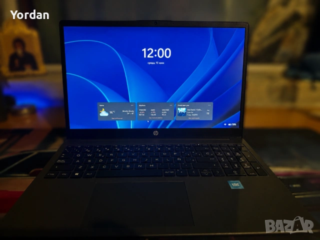 Продавам чисто нов HP Laptop на няколко месеца