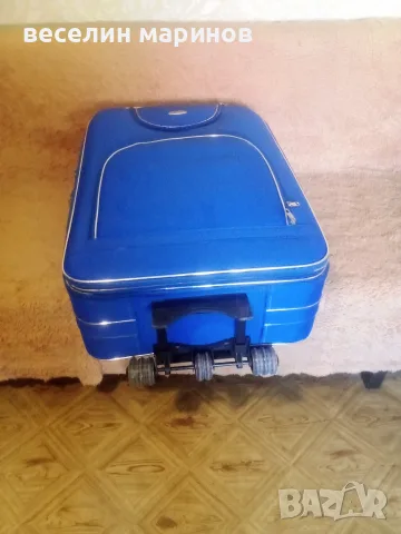 Продавам куфар на колелца