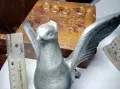 Стара МЕТАЛНА ФИГУРА КАЧУЛАТ ГЪЛЪБ за МАСТИЛНИЦА ПИСАЛИЩЕ, снимка 3