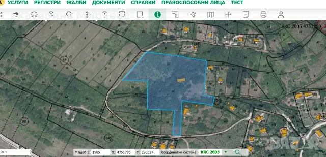 Урегулиран поземлен имот  11.700 декара с къща, ток и  вода