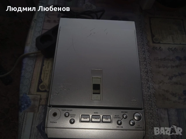 Малка уредба JVC без колони и дистанционно, снимка 3 - Аудиосистеми - 54894199