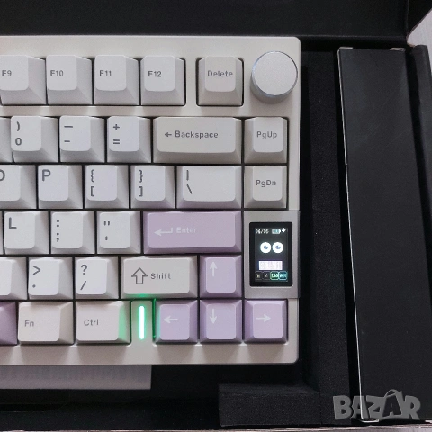 ЧИСТО НОВА YUNZII AL80 – Висок клас 75% Алуминиева Механична Клавиатура (Wireless/Bluetooth/LCD), снимка 5 - Клавиатури и мишки - 54101412