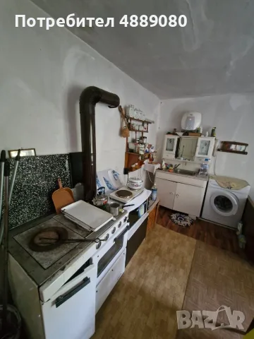 Къща в центъра на Мизия. 4 стаи. Мазе 30кв.м. Конвектори, печки, пералня,хладилник, млада овошка СОТ, снимка 8 - Къщи - 55326524