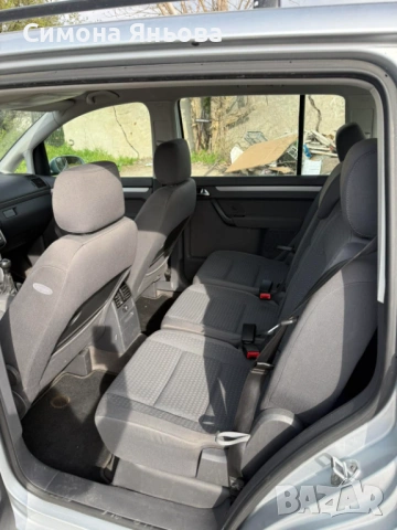 VW Touran 2.0 TDI, снимка 6 - Автомобили и джипове - 54221557
