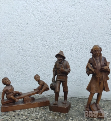 ПРОМО-Стара немска дървена статуетка - мъж с книги и селянин,фигурка - деца на люлка