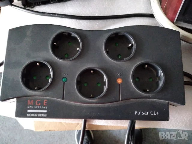 Разклонител със защита Merlin Gerin MGE Pulsar CL+