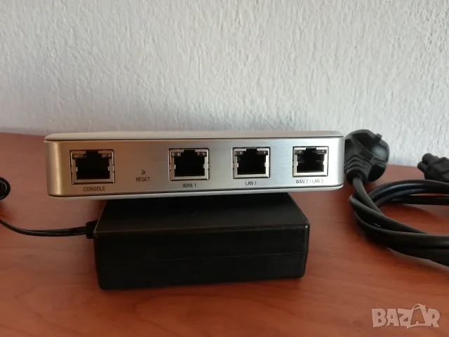 Ubiquiti Networks USG gateway/controller, снимка 2 - Мрежови адаптери - 55482809
